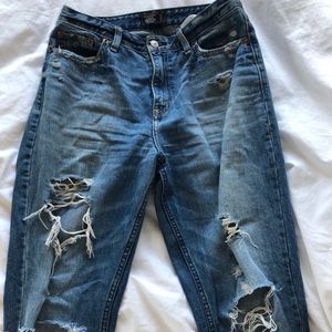 A&F High waisted boyfriend ripped jeans